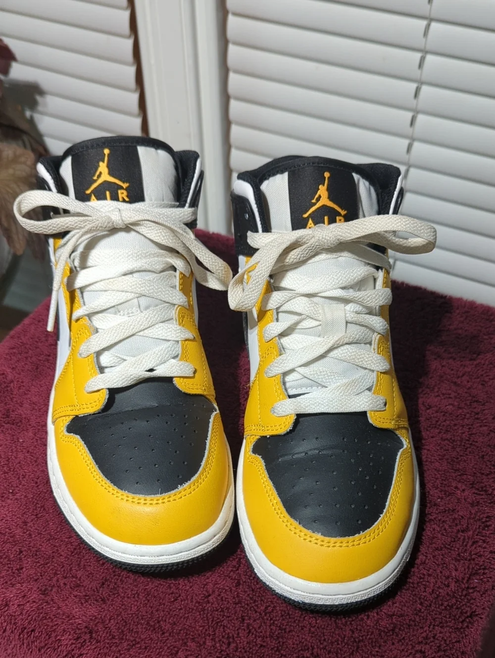 Jordan Low Top Sneakers in Yellow Black White Size 5 Y Worn Twice!!! So Cool!!!
